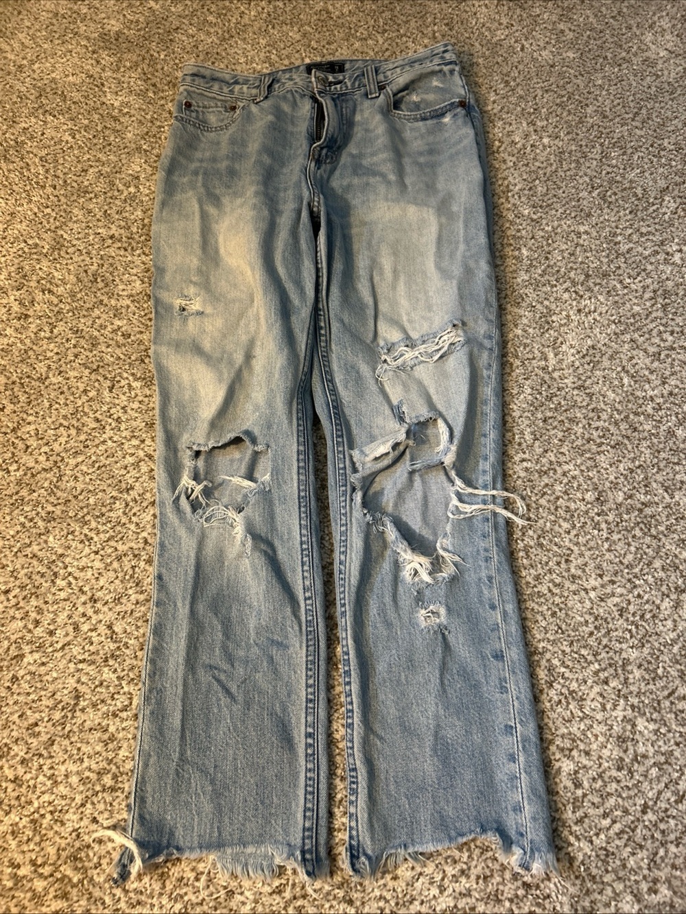 Abercrombie & Fitch Light Blue Distressed Cropped Jeans